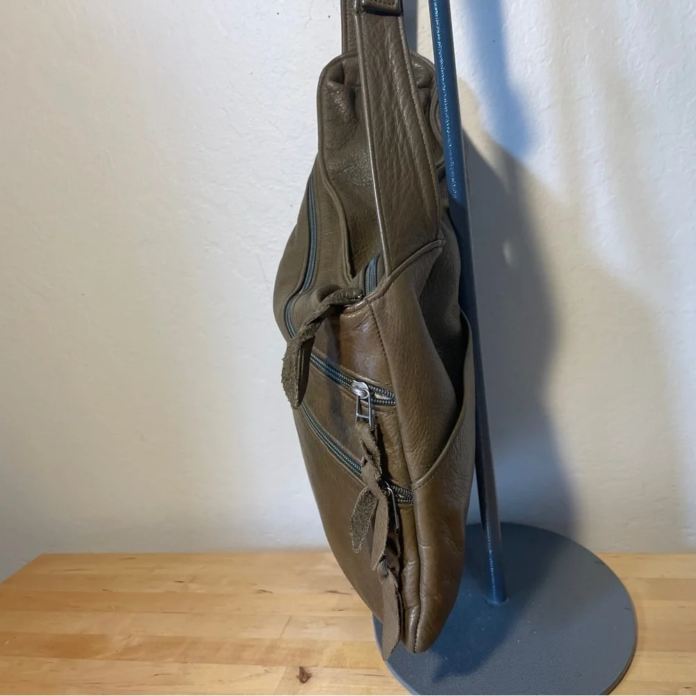 Sven USA Leather Carryall Bag Style 701 Avocato Green Angled Shoulder Bag